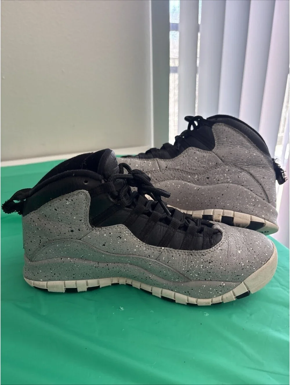 Air Jordan 10 Retro Cement Gray 2018 310805-062 Men's Size 8 Pre-Owned
